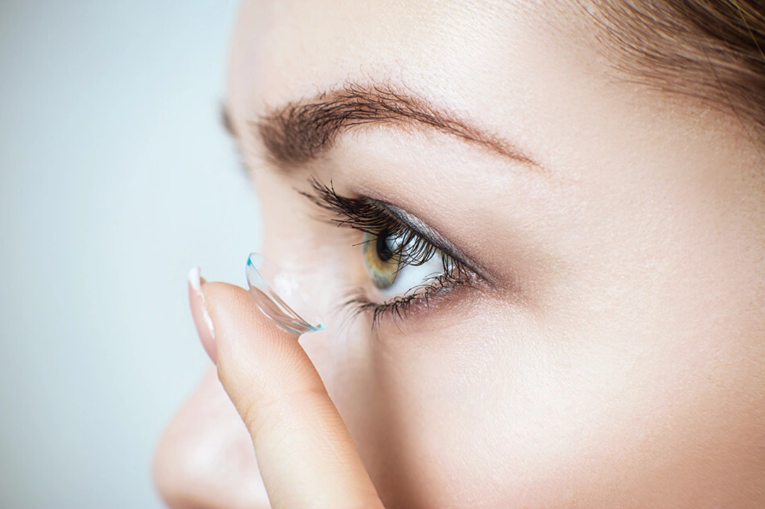 Eye Swelling and Contact Lenses: How to Safely Wear Your Contacts